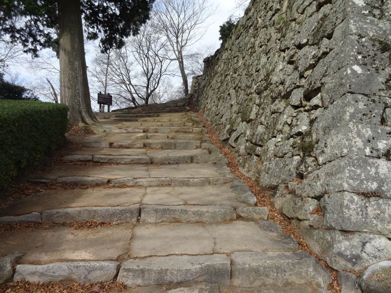 備中松山城の階段