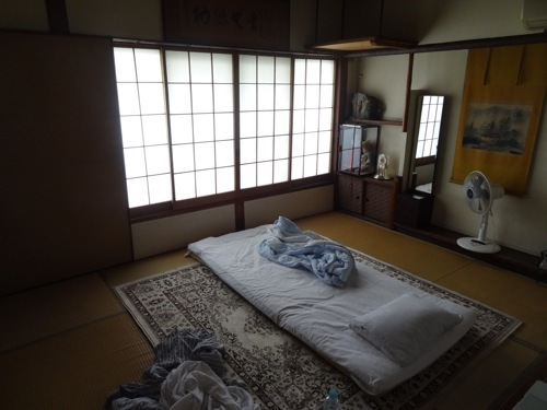 ゲストハウス品川宿で紹介していただいた、小さな民宿に泊まりました