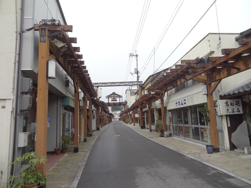 勝山新町の商店街
