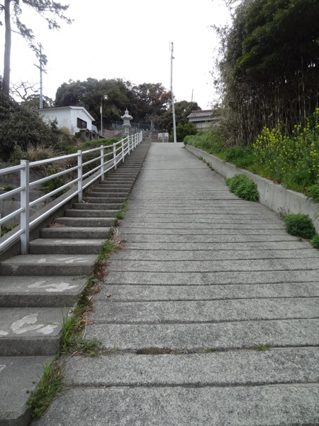篠島 松寿寺へ続く坂と階段