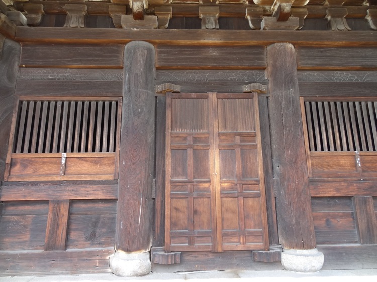 天寧寺三重塔 歴史を感じる木材