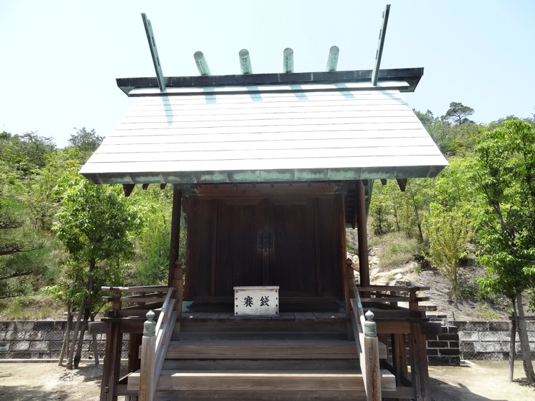 直島の山神社の本殿