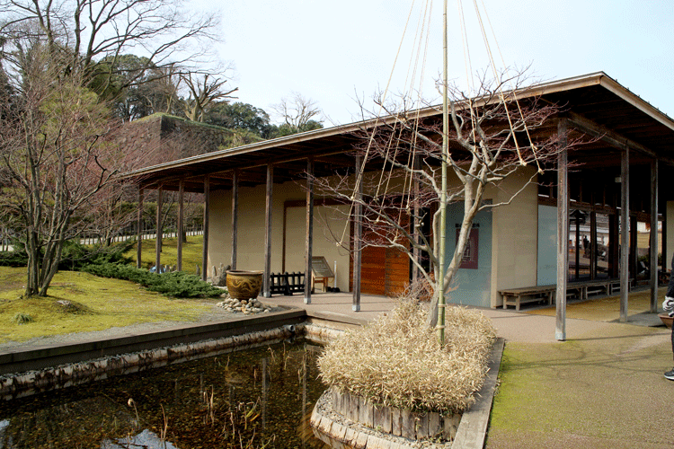 金沢城公園　鶴の丸休憩所