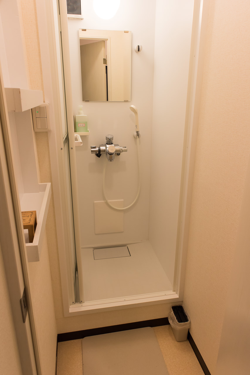函館ゲストハウスAppleのシャワールーム