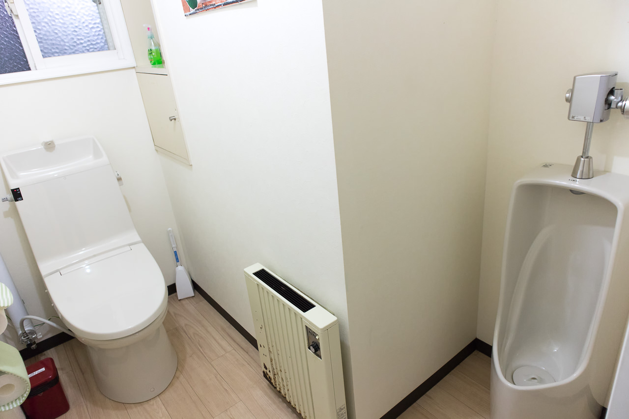 函館ペリーハウスのトイレ2つ