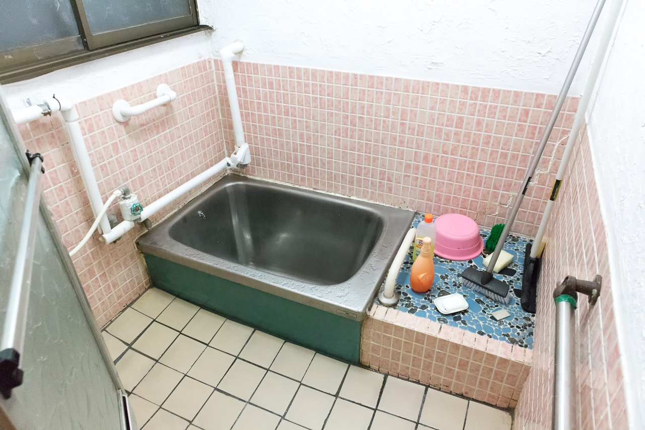 函館ゲストハウスの浴槽