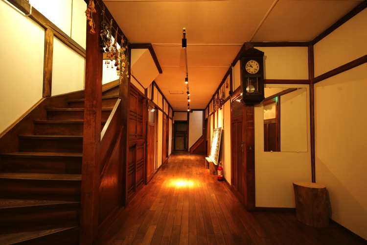 釧路ゲストハウスコケコッコーの廊下