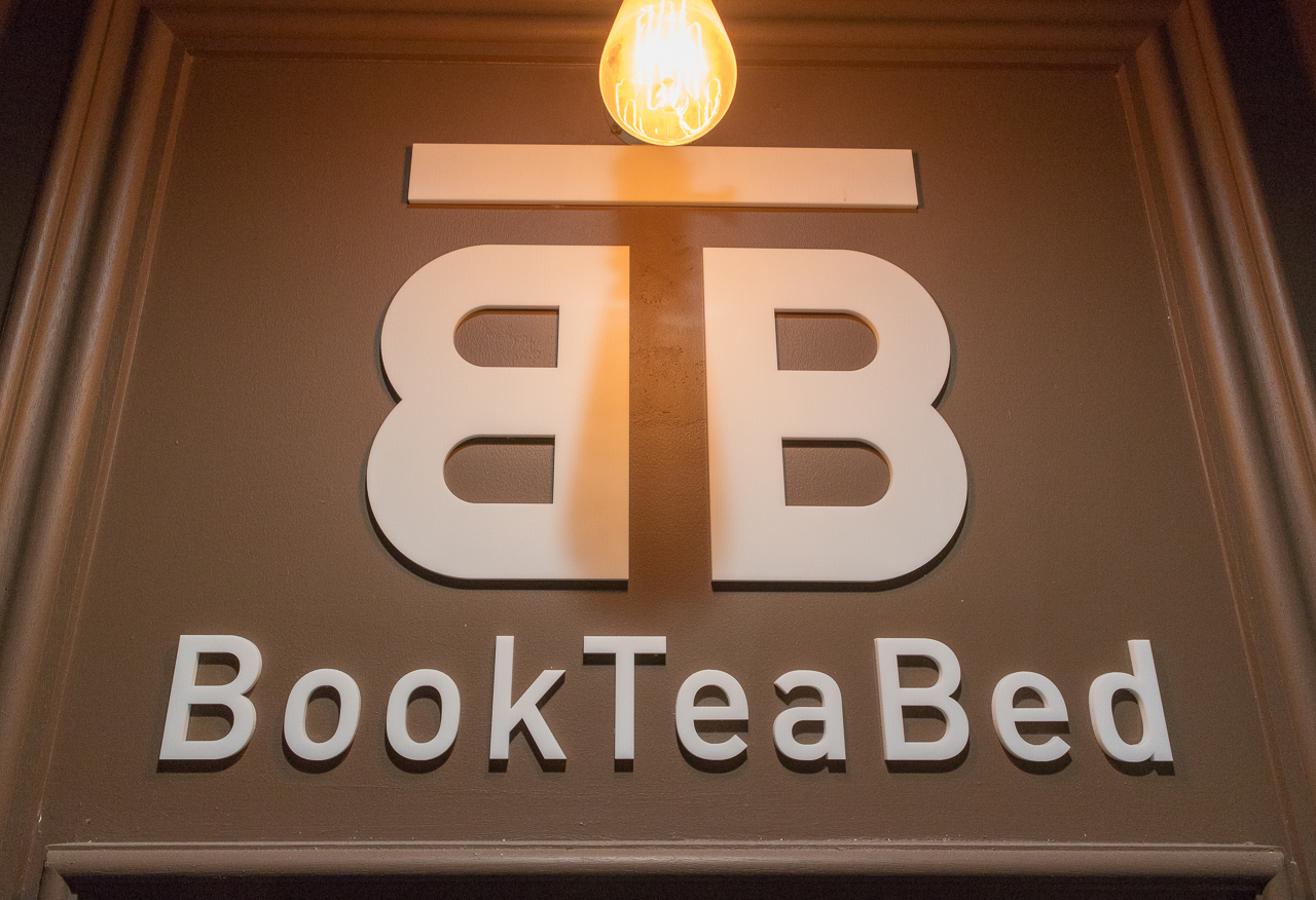 Book Tea Bed GINZA(看板)看板