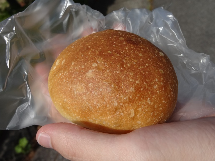 直島パン屋トコリのまんまるパン