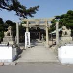 直島宮浦港すぐ近くの住吉神社は宮本梶平翁の像が印象に残る