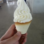 直島宮浦港の「カフェおうぎや」で珍しいラングドシャのソフトクリーム「クレミア」が美味しかった！