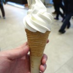 富山駅のとやマルシェ入り口すぐの「GOSHU」で塩ソフトクリームがあるよ